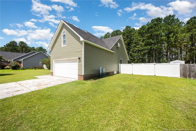 175 Early Dawn Drive, Raeford, NC 28376