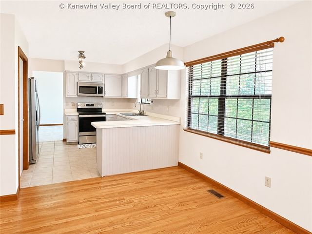 204 Bent Tree Estates, Scott Depot, WV 25560