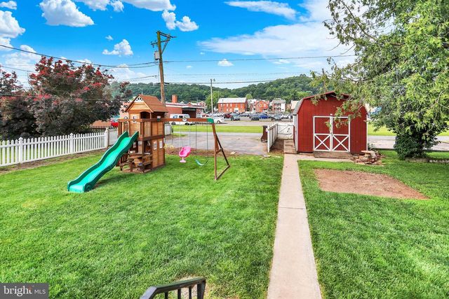 123 N 2ND ST, Newport, PA 17074