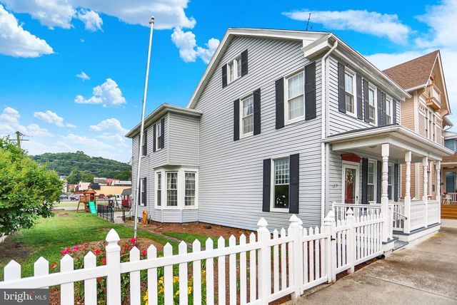 123 N 2ND ST, Newport, PA 17074