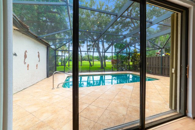 219 Wildwood Circle, Deerfield Beach, FL 33442