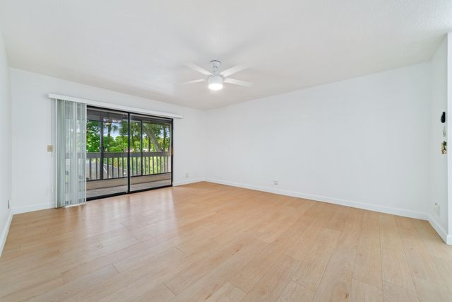 219 Wildwood Circle, Deerfield Beach, FL 33442