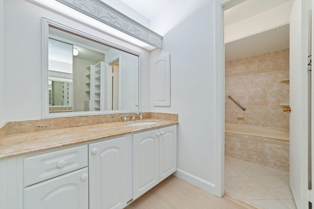 219 Wildwood Circle, Deerfield Beach, FL 33442