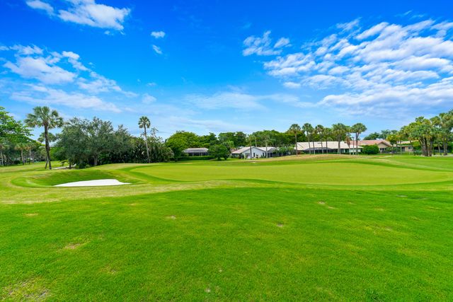 219 Wildwood Circle, Deerfield Beach, FL 33442