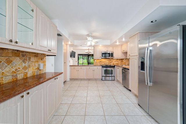 219 Wildwood Circle, Deerfield Beach, FL 33442