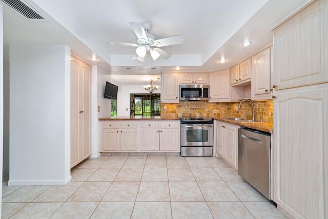219 Wildwood Circle, Deerfield Beach, FL 33442