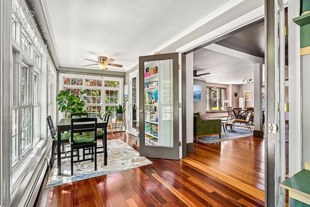 1061 Narragansett Blvd, Cranston, RI 02905