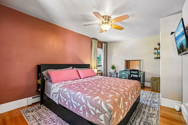 1061 Narragansett Blvd, Cranston, RI 02905