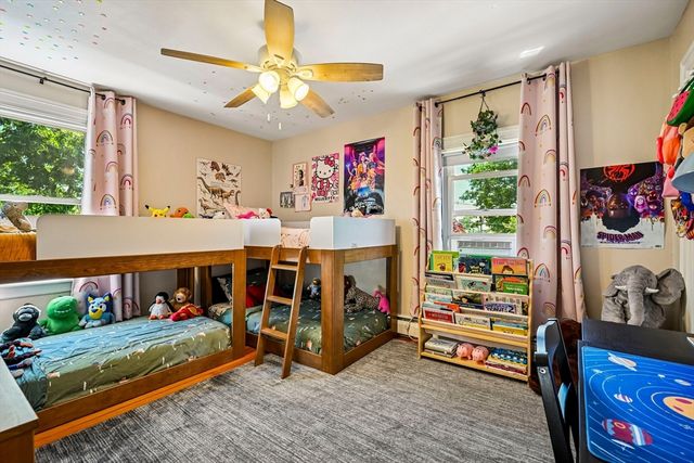 1061 Narragansett Blvd, Cranston, RI 02905