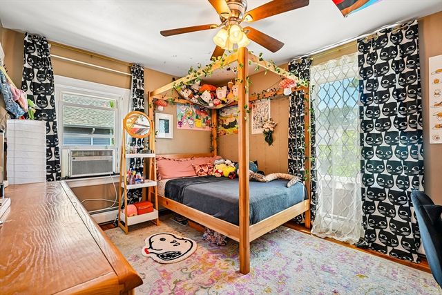 1061 Narragansett Blvd, Cranston, RI 02905