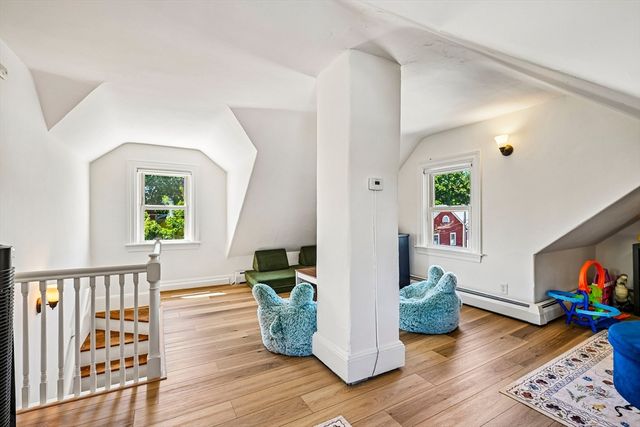 1061 Narragansett Blvd, Cranston, RI 02905