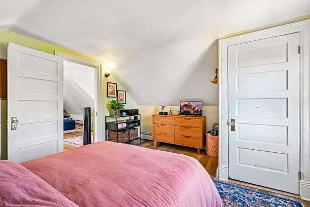 1061 Narragansett Blvd, Cranston, RI 02905