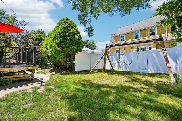 1061 Narragansett Blvd, Cranston, RI 02905