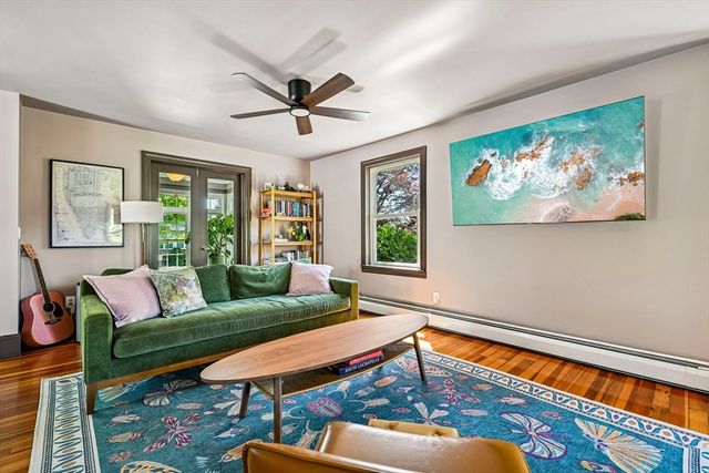 1061 Narragansett Blvd, Cranston, RI 02905