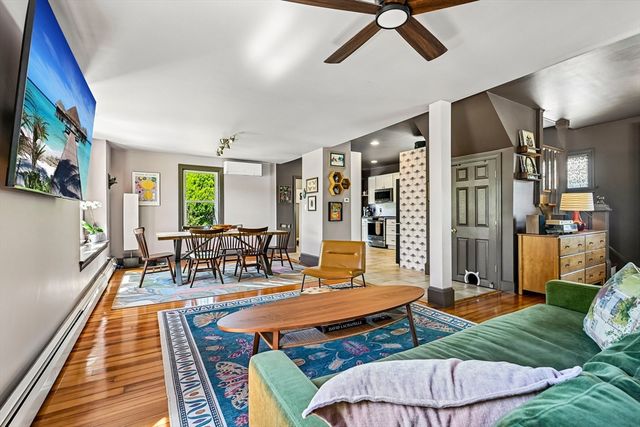 1061 Narragansett Blvd, Cranston, RI 02905