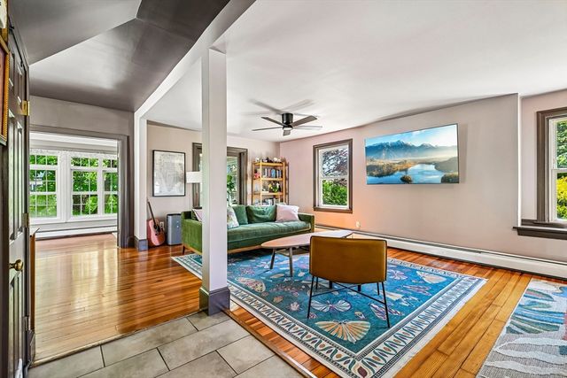 1061 Narragansett Blvd, Cranston, RI 02905