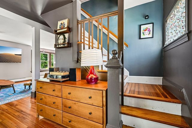 1061 Narragansett Blvd, Cranston, RI 02905