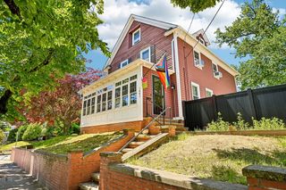 1061 Narragansett Blvd, Cranston, RI 02905