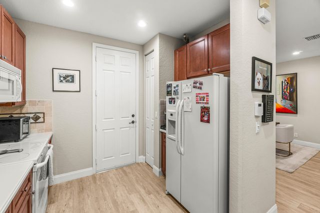 16088 Poppyseed Circle 303, Delray Beach, FL 33484