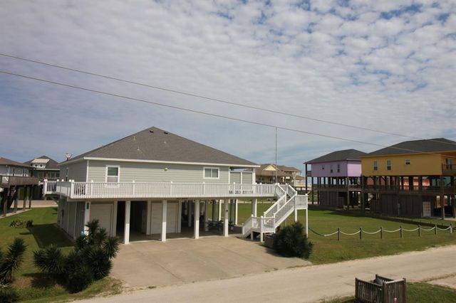 956 S Redfish Street, Crystal Beach, TX 77650