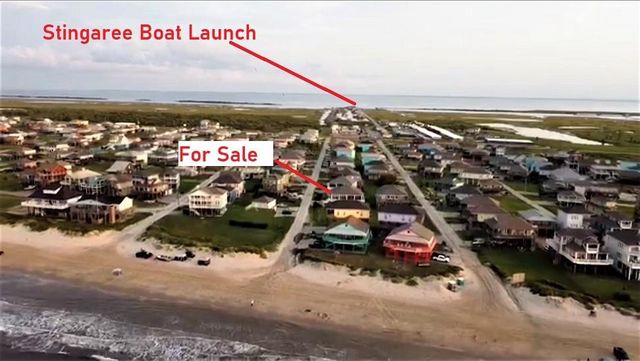 956 S Redfish Street, Crystal Beach, TX 77650