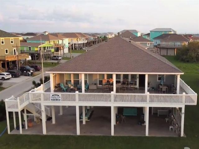 956 S Redfish Street, Crystal Beach, TX 77650