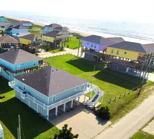 956 S Redfish Street, Crystal Beach, TX 77650