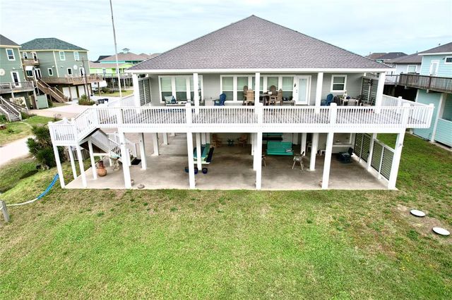 956 S Redfish Street, Crystal Beach, TX 77650