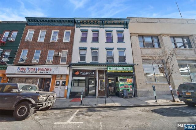 2206 Bergenline Avenue, Union City, NJ 07087