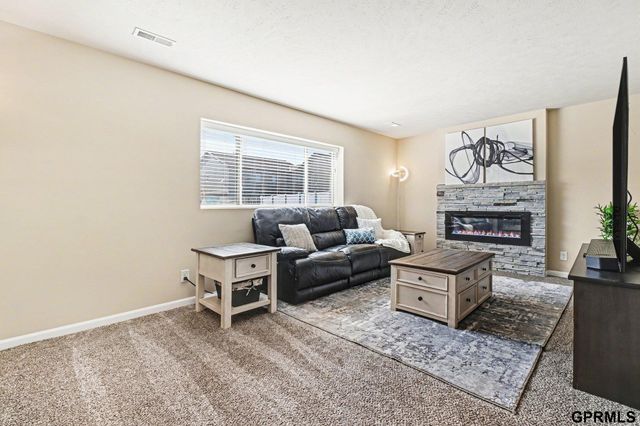 15006 S 19th Street, Bellevue, NE 68123