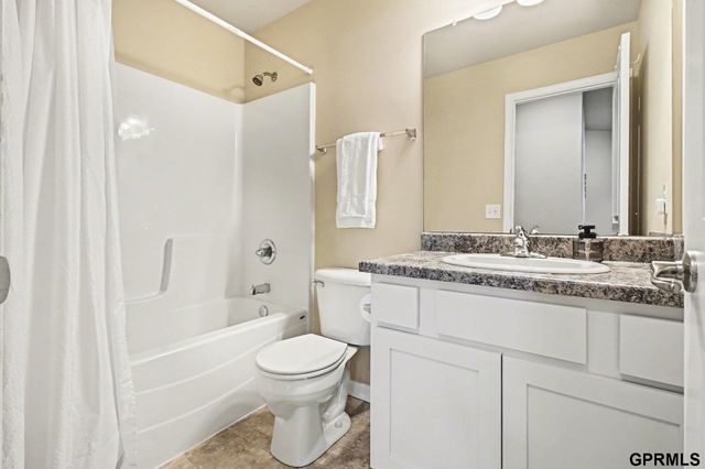 15006 S 19th Street, Bellevue, NE 68123