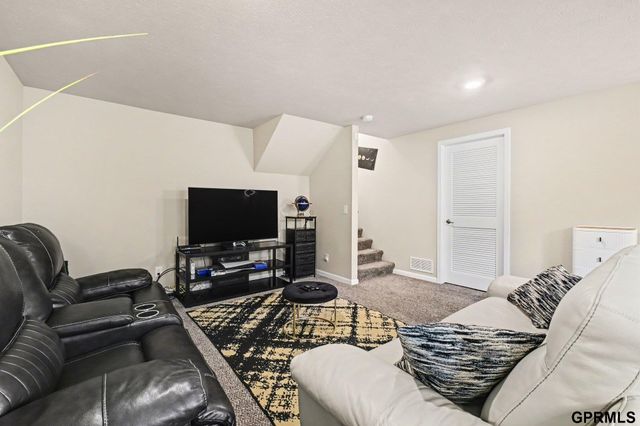 15006 S 19th Street, Bellevue, NE 68123