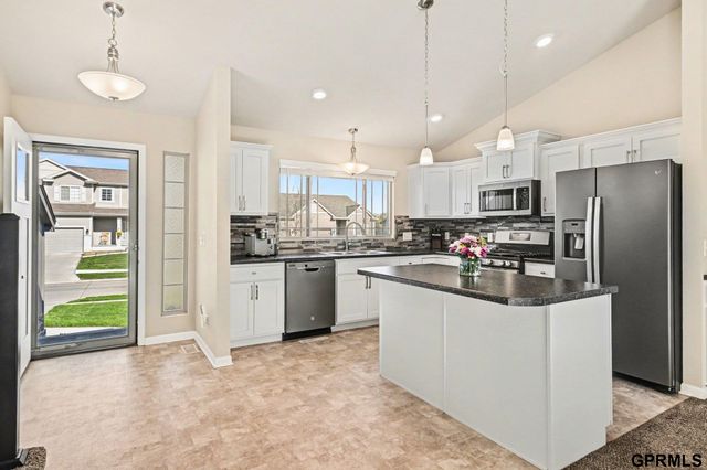 15006 S 19th Street, Bellevue, NE 68123