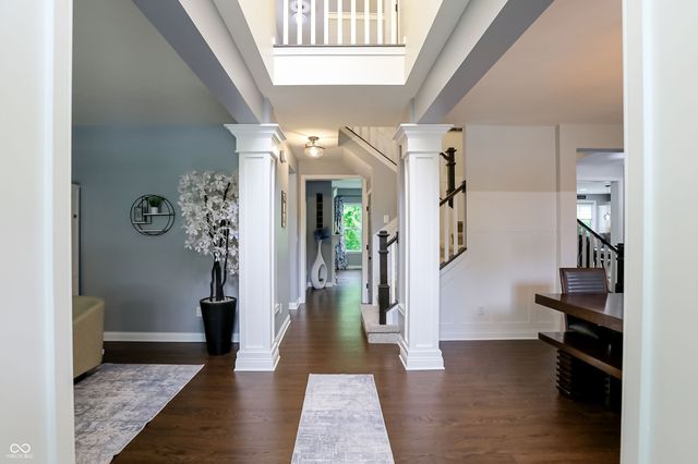 5723 Peaking Fox Drive, Indianapolis, IN 46237