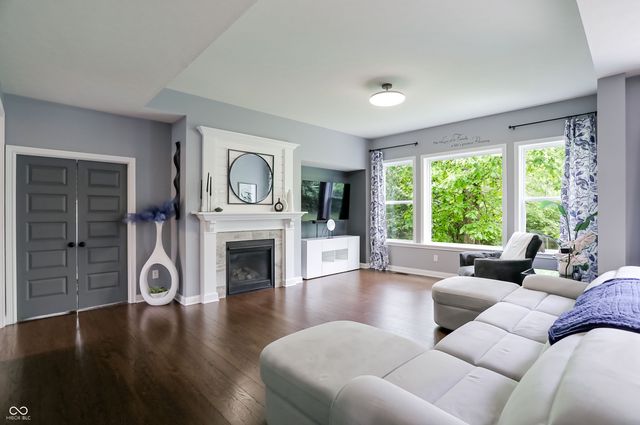 5723 Peaking Fox Drive, Indianapolis, IN 46237