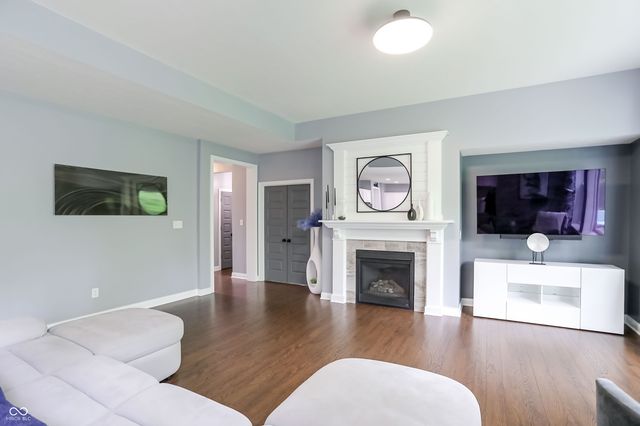 5723 Peaking Fox Drive, Indianapolis, IN 46237