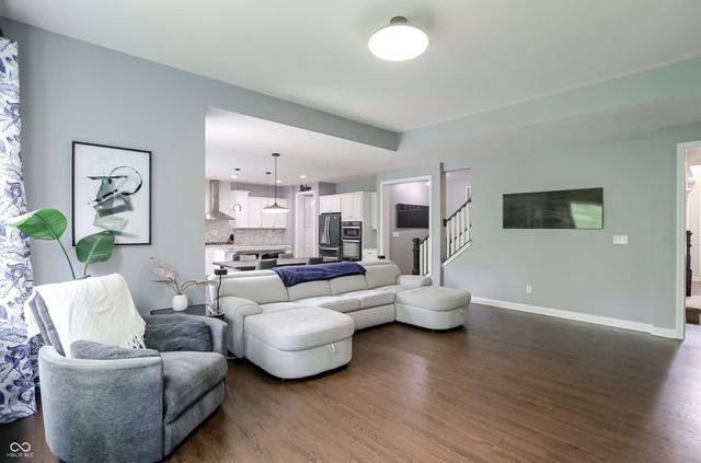 5723 Peaking Fox Drive, Indianapolis, IN 46237