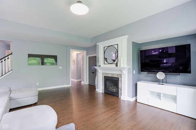 5723 Peaking Fox Drive, Indianapolis, IN 46237