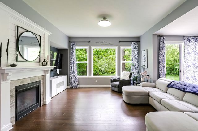 5723 Peaking Fox Drive, Indianapolis, IN 46237