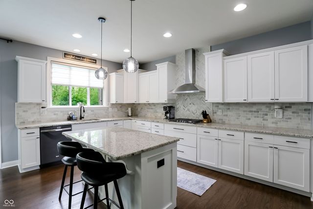 5723 Peaking Fox Drive, Indianapolis, IN 46237