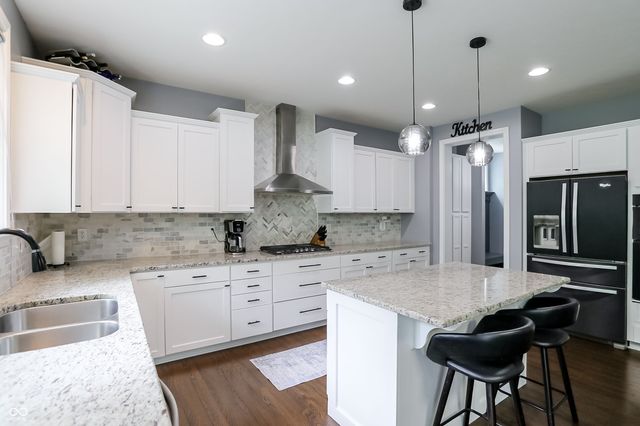 5723 Peaking Fox Drive, Indianapolis, IN 46237