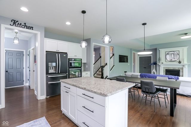 5723 Peaking Fox Drive, Indianapolis, IN 46237