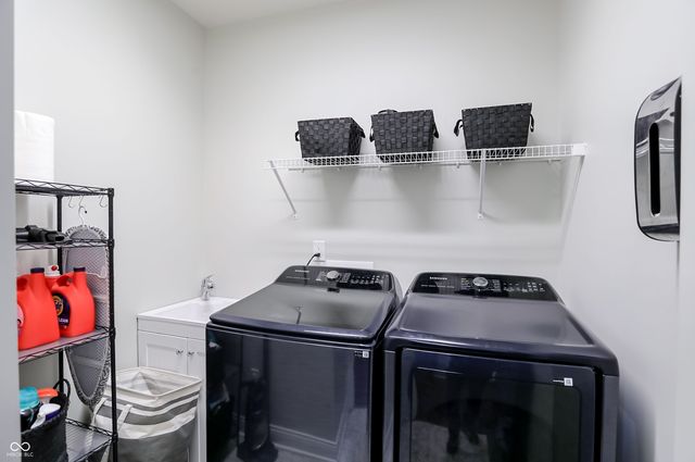 5723 Peaking Fox Drive, Indianapolis, IN 46237