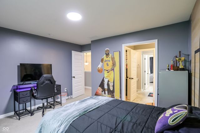5723 Peaking Fox Drive, Indianapolis, IN 46237
