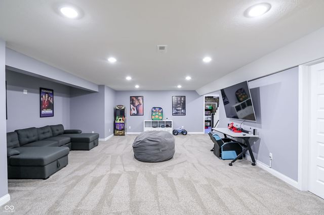 5723 Peaking Fox Drive, Indianapolis, IN 46237