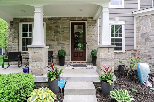 5723 Peaking Fox Drive, Indianapolis, IN 46237