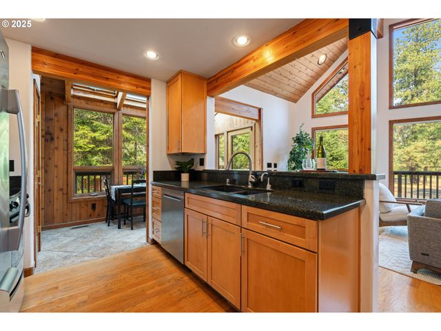 18 GREENWOOD Rd, Trout Lake, WA 98650