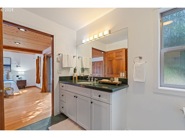 18 GREENWOOD Rd, Trout Lake, WA 98650