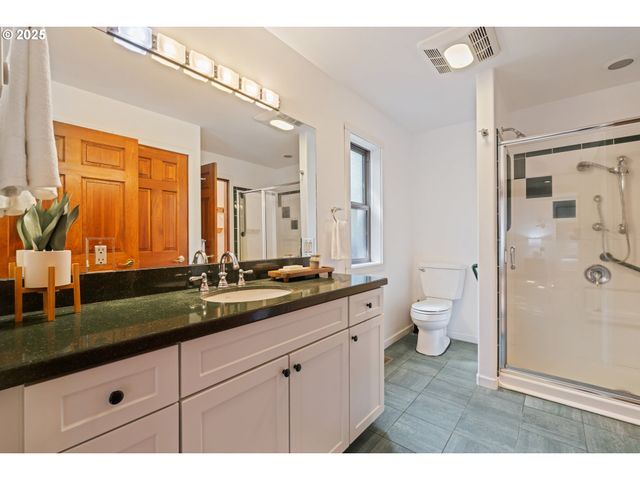 18 GREENWOOD Rd, Trout Lake, WA 98650