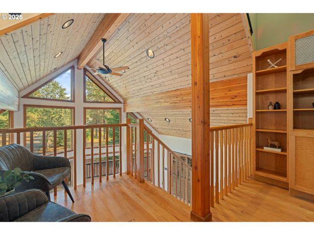 18 GREENWOOD Rd, Trout Lake, WA 98650